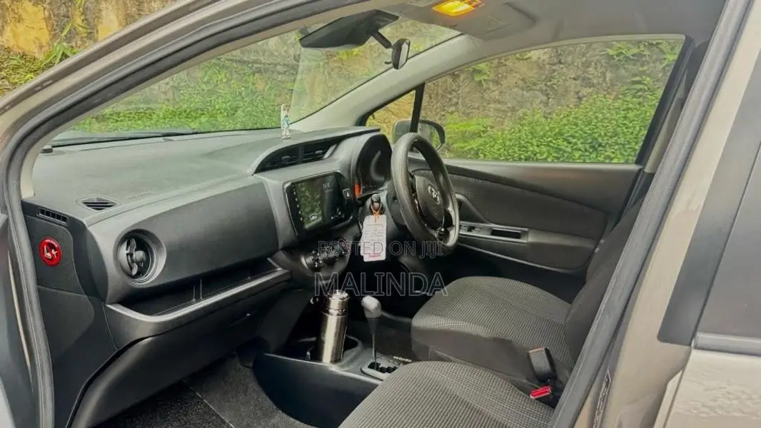 Toyota Vitz Safety 2017 Car (Used)