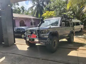 Toyota Land Cruiser 1992 SUV (Used)