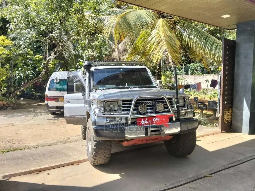 Toyota Land Cruiser 1992 SUV (Used)