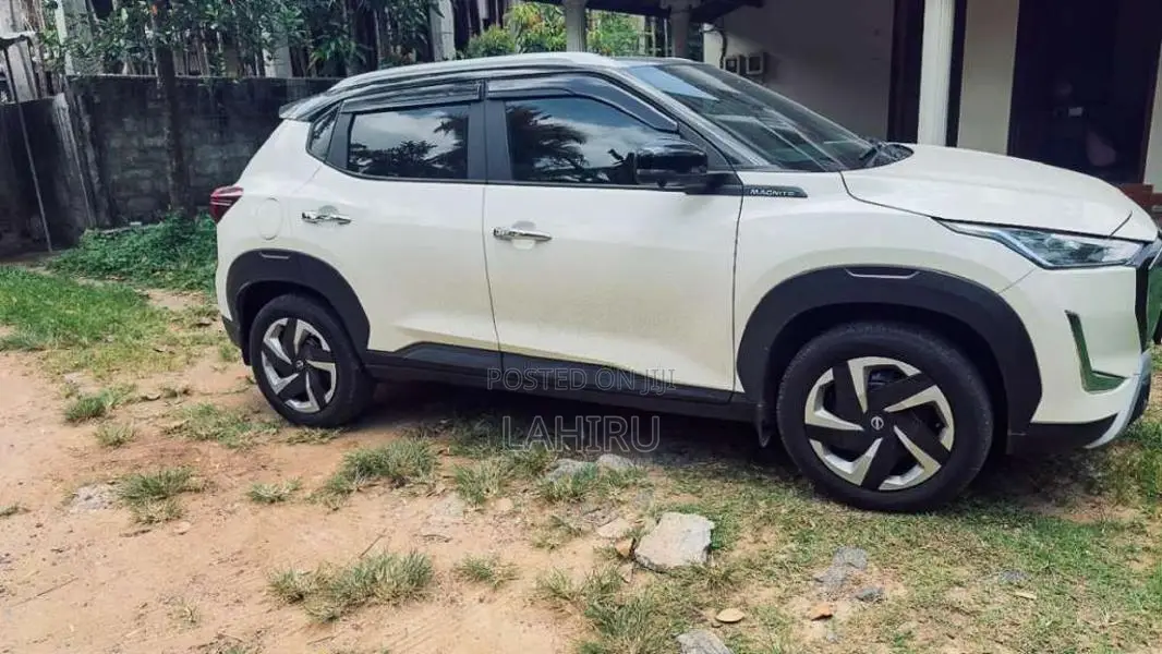 Nissan Magnite Acenta 2025 SUV (Used)