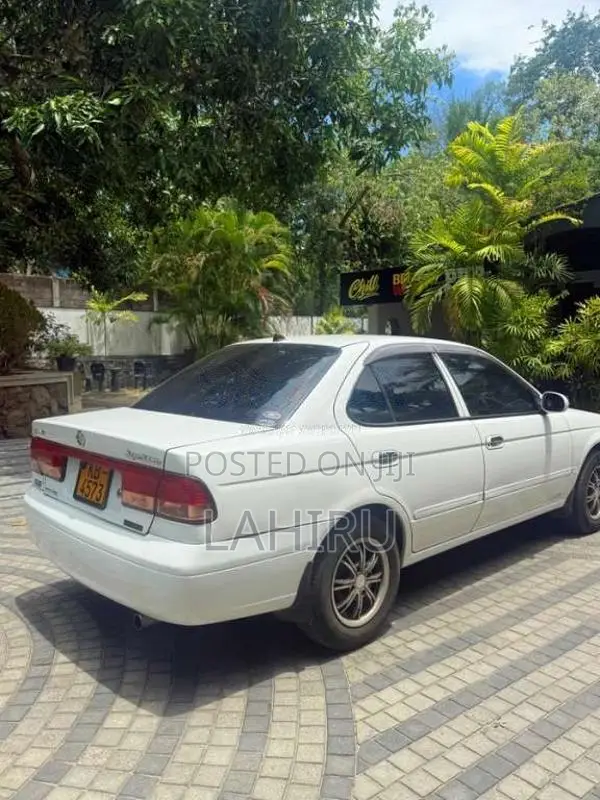 Nissan FB15 2002 Car (Used)