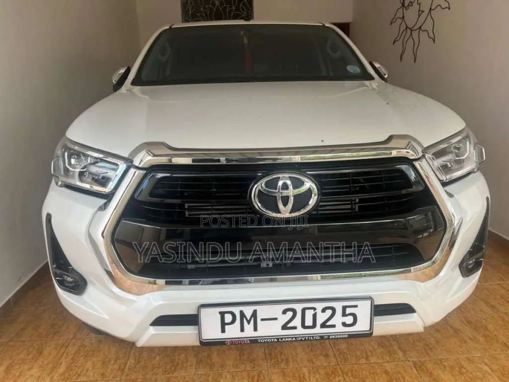Toyota Hilux V Grade 2025 Pickup (Used)