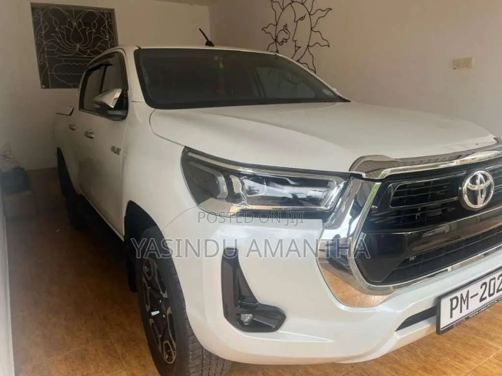 Toyota Hilux V Grade 2025 Pickup (Used)