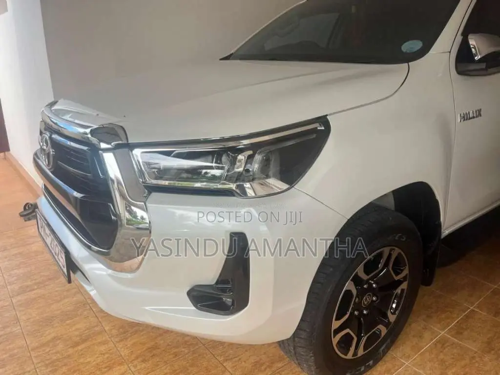 Toyota Hilux V Grade 2025 Pickup (Used)