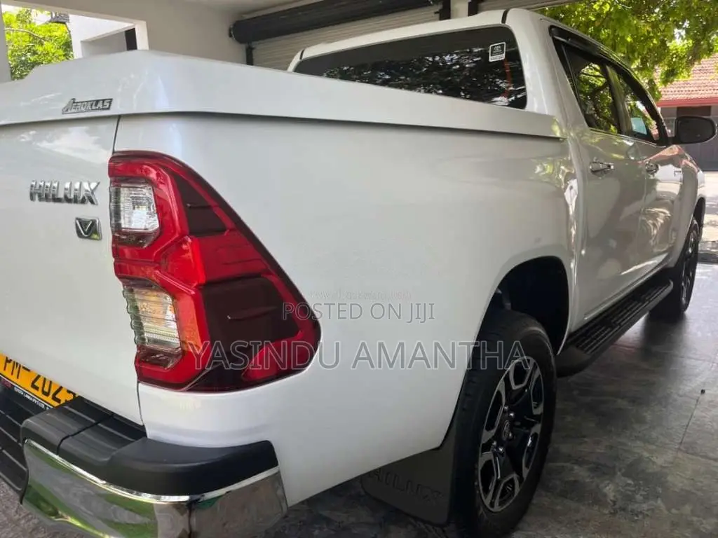 Toyota Hilux V Grade 2025 Pickup (Used)