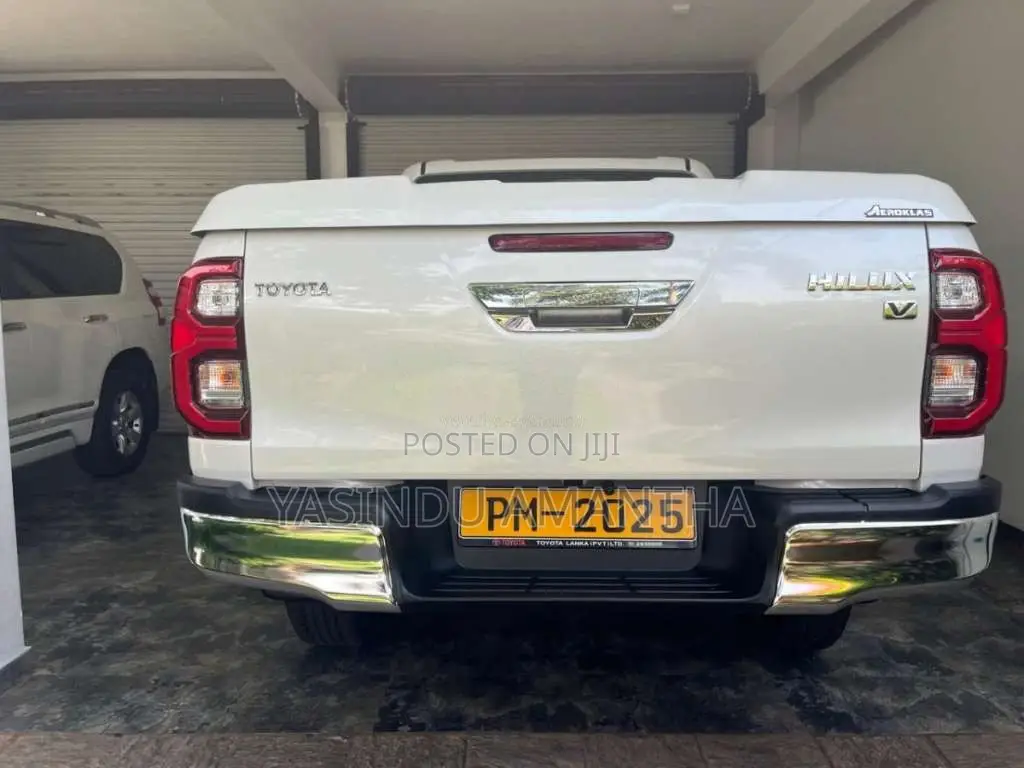 Toyota Hilux V Grade 2025 Pickup (Used)