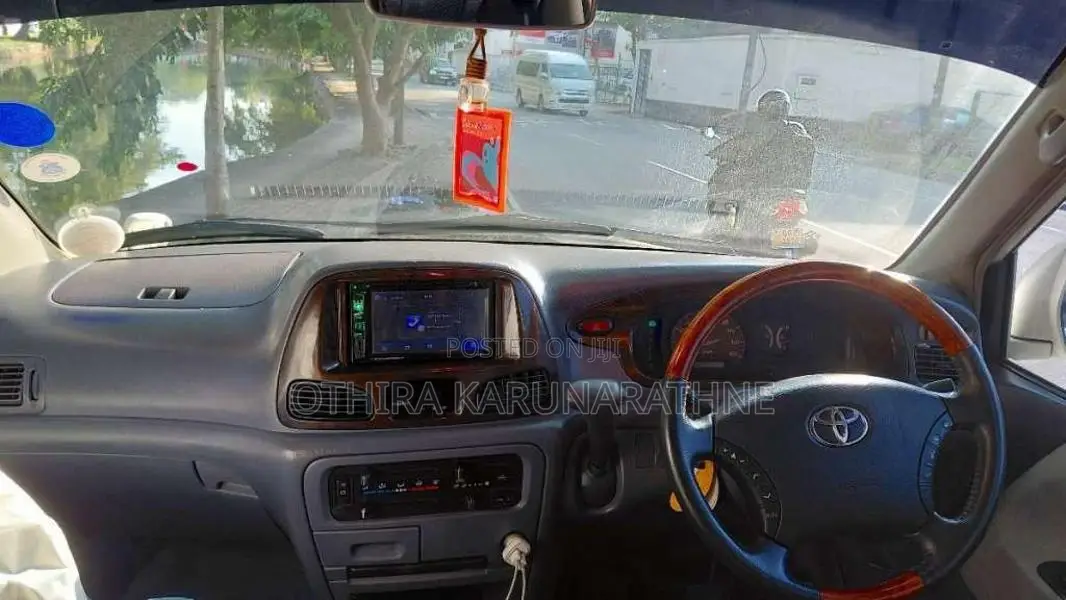 Toyota Noah KR42 1999 Van (Used)