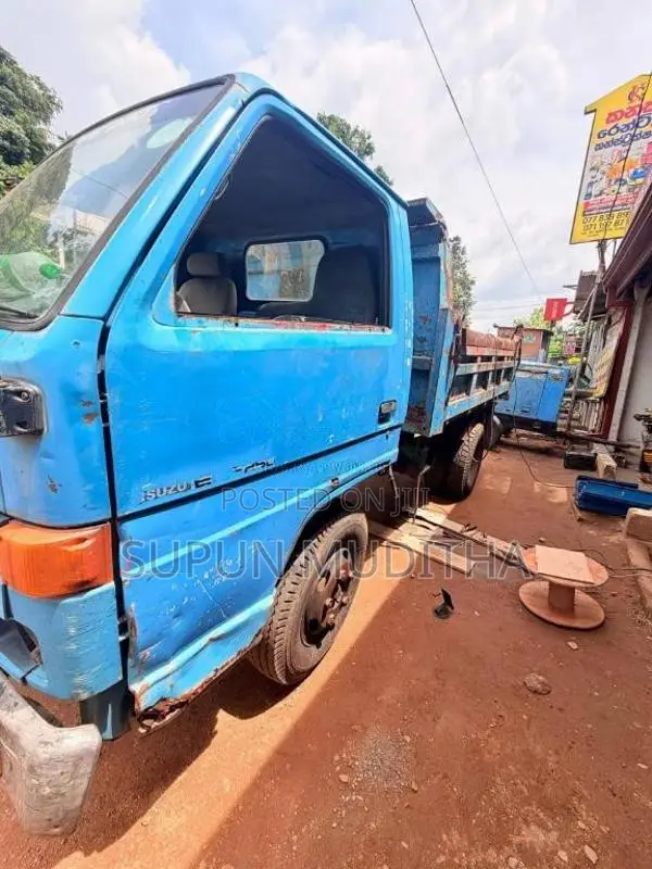 Isuzu Tipper 1980 Lorry (Used)