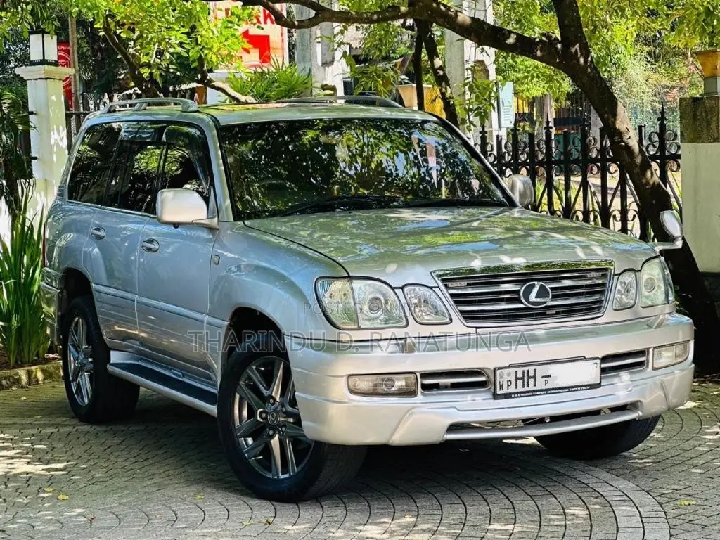 Lexus V8 2003 SUV (Used)