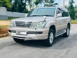 Lexus V8 2003 SUV (Used)