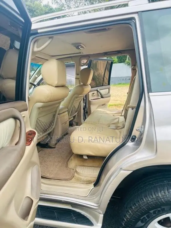 Lexus V8 2003 SUV (Used)
