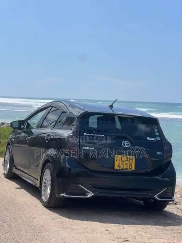 Toyota Aqua 2013 Car (Used)