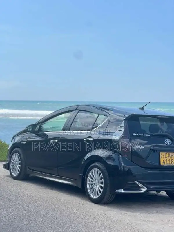 Toyota Aqua 2013 Car (Used)