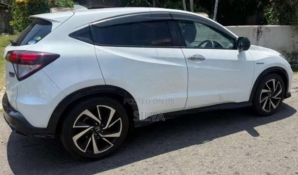 Honda Vezel Rs Sensing 2017 SUV (Used)
