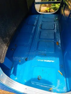 Bajaj RE 2 Stroke 2005 Three Wheel (Used)