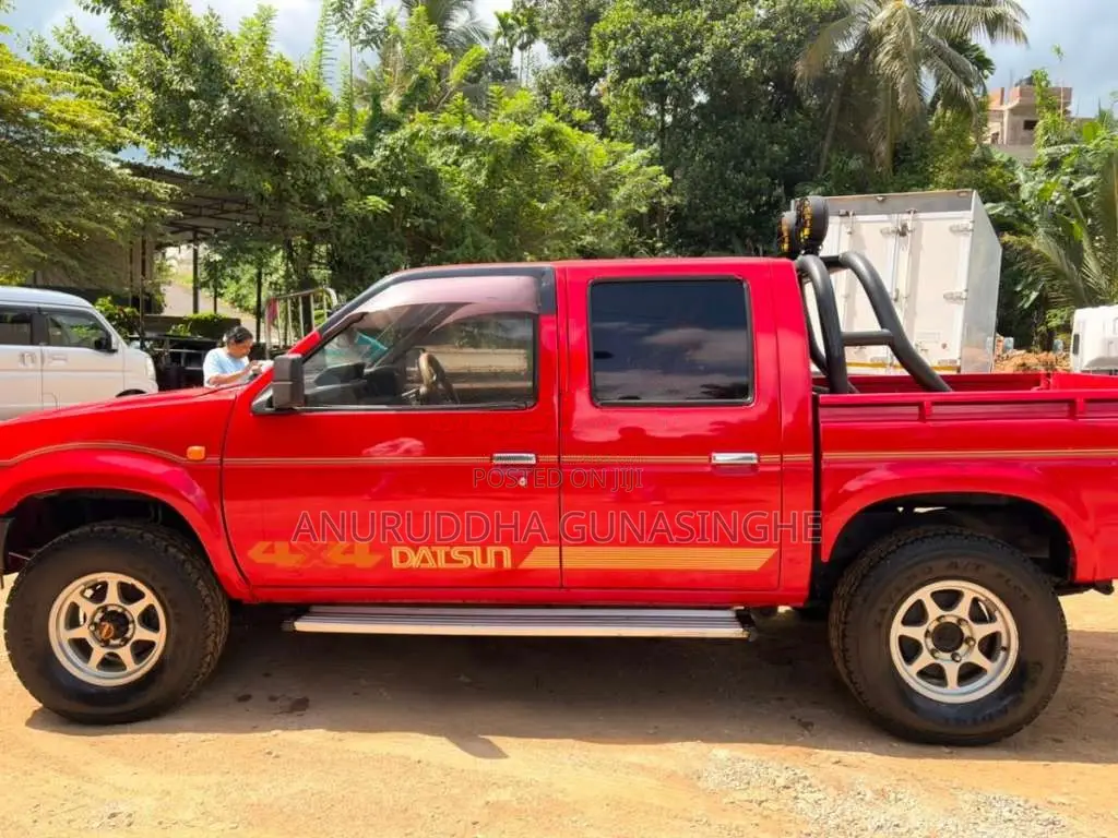 Nissan Double Cab 1991 SUV (Used)