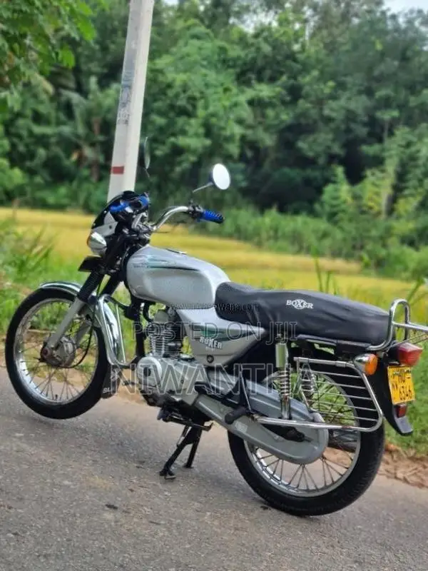 Bajaj Boxer 2005 Motorbike (Used)