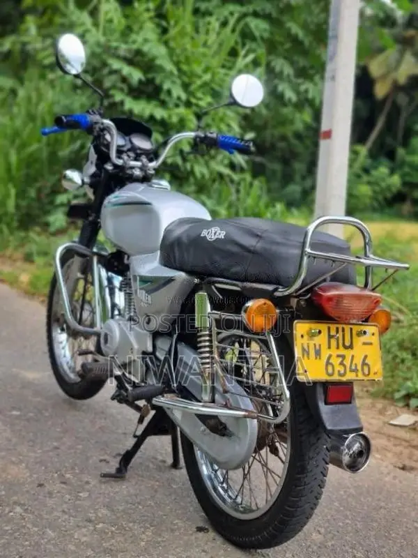 Bajaj Boxer 2005 Motorbike (Used)