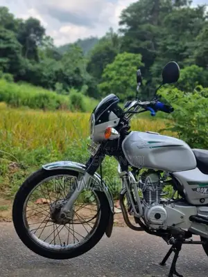 Bajaj Boxer 2005 Motorbike (Used)