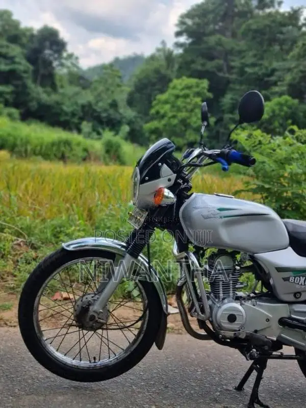 Bajaj Boxer 2005 Motorbike (Used)