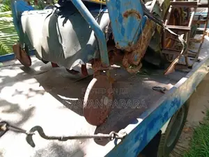 Mitsubishi Giyarboox Aka Hadane Naona 2004 Tractor (Used)