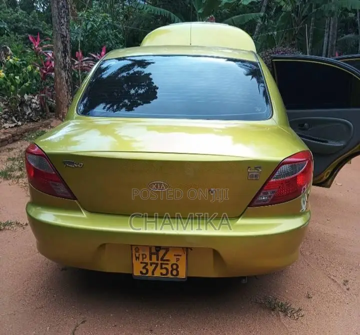 Kia Rio LS 2001 Car (Used)