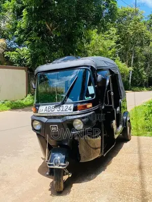 Bajaj 4 Stroke 2015 Three Wheel (Used)
