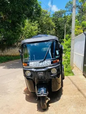 Bajaj 4 Stroke 2015 Three Wheel (Used)