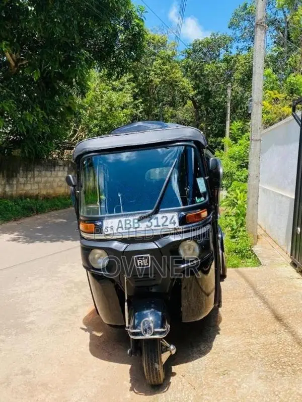 Bajaj 4 Stroke 2015 Three Wheel (Used)