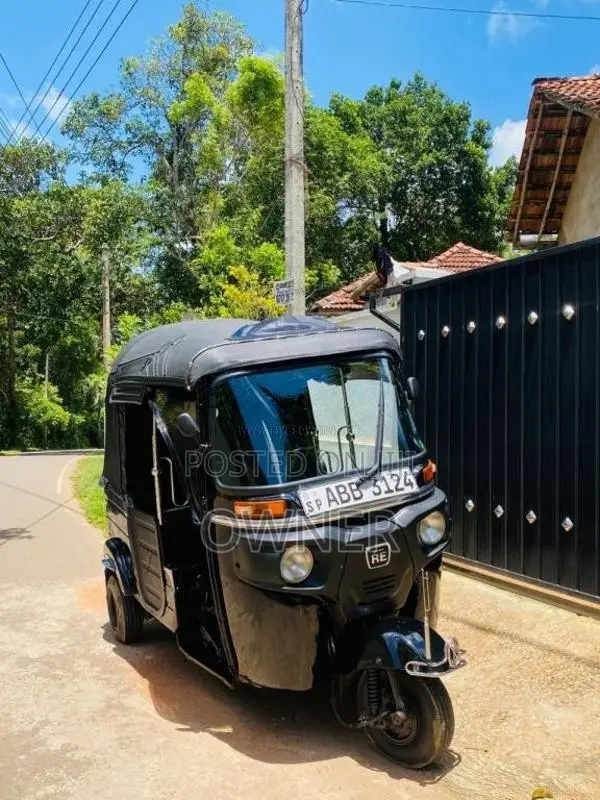 Bajaj 4 Stroke 2015 Three Wheel (Used)