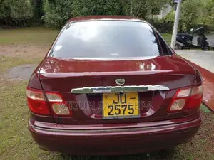 Nissan Sunny 2001