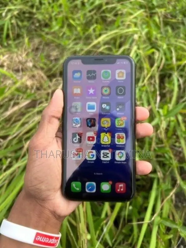 Apple iPhone XR (Used)
