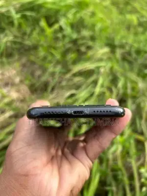 Apple iPhone XR (Used)