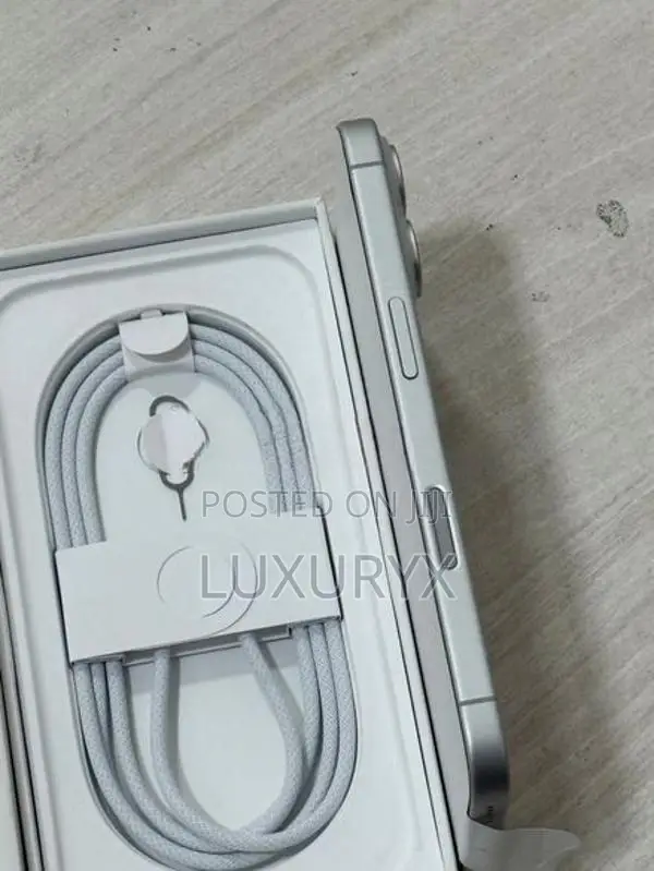 Apple iPhone 16 (Used)