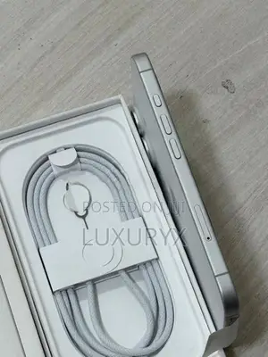 Apple iPhone 16 (Used)