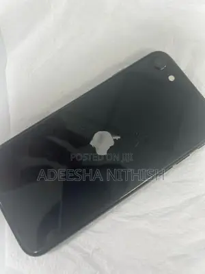 Apple iPhone SE 2 (Used)