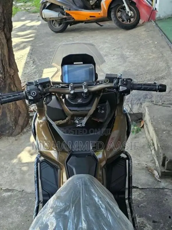 Honda ADV 160 ROADSYCN 2025