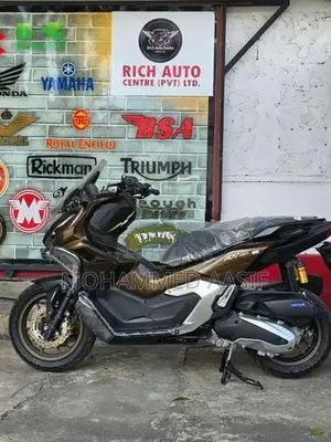 Honda ADV 160 ROADSYCN 2025