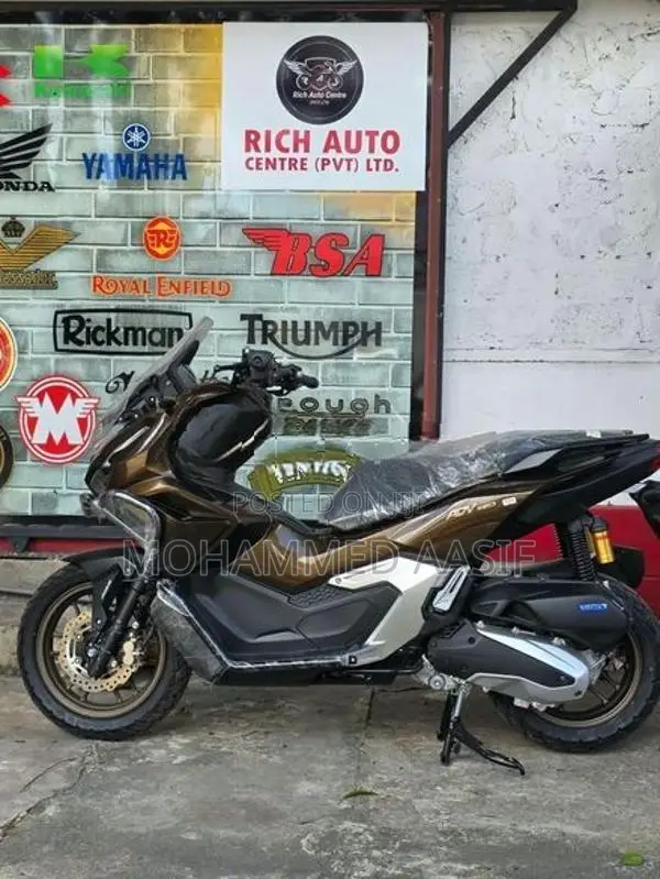 Honda ADV 160 ROADSYCN 2025