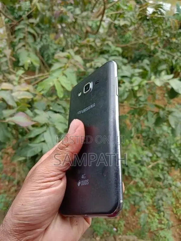 Samsung Galaxy J7 Super AMOLED 4G (Used)