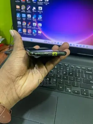 Apple iPhone XS (Used)