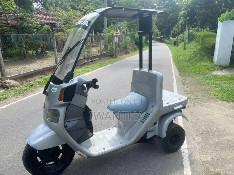 Honda Gyro Canopy 2004