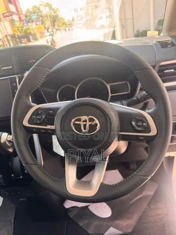 Toyota Roomy Custom G 2024