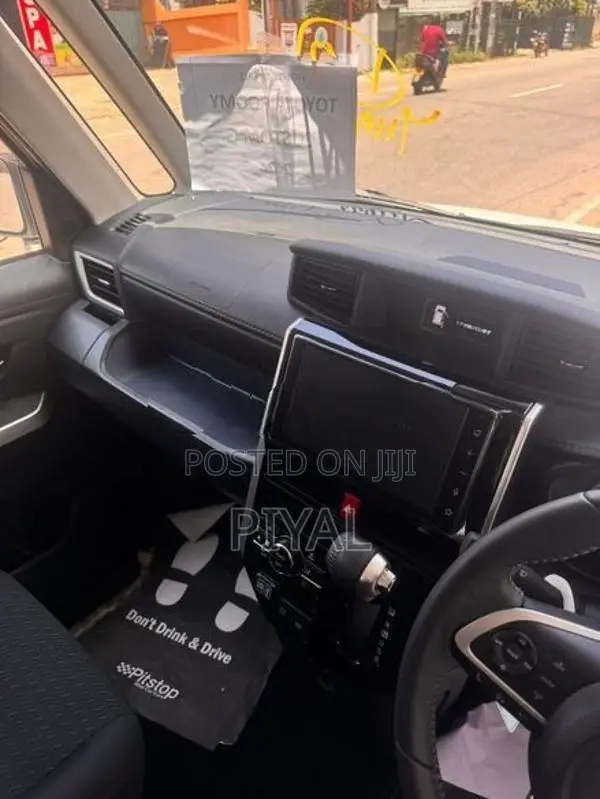 Toyota Roomy Custom G 2024