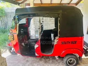 Bajaj RE 2015