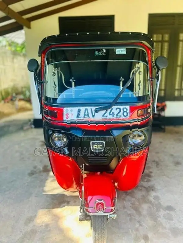 Bajaj RE 2015