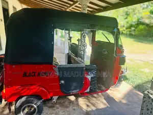 Bajaj RE 2015