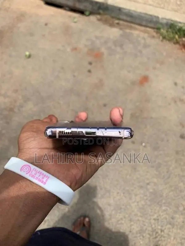 Samsung Galaxy S21 (Used)