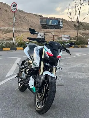 Bajaj Pulsar N160 Premium 2025