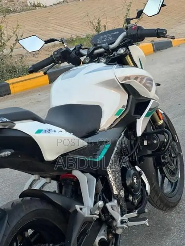Bajaj Pulsar N160 Premium 2025